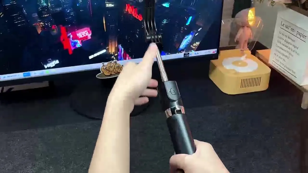 2025 New Selfie Stick Universal Tripod Vlog Shooting Artifact 360 Degree Rotatio